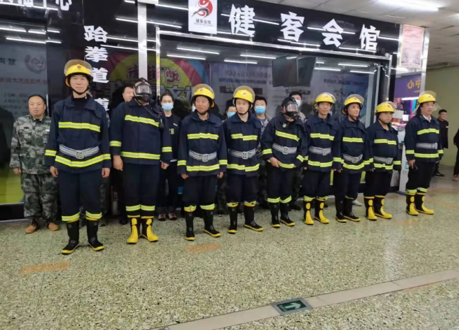 居安思危，防患未“燃”——人生就是博商业开展消防应急逃生演练(图4)